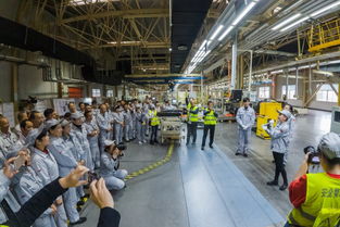 致敬奮斗者，筆墨繪東風 中視協文藝志愿者走進東風商用車采風創作側記